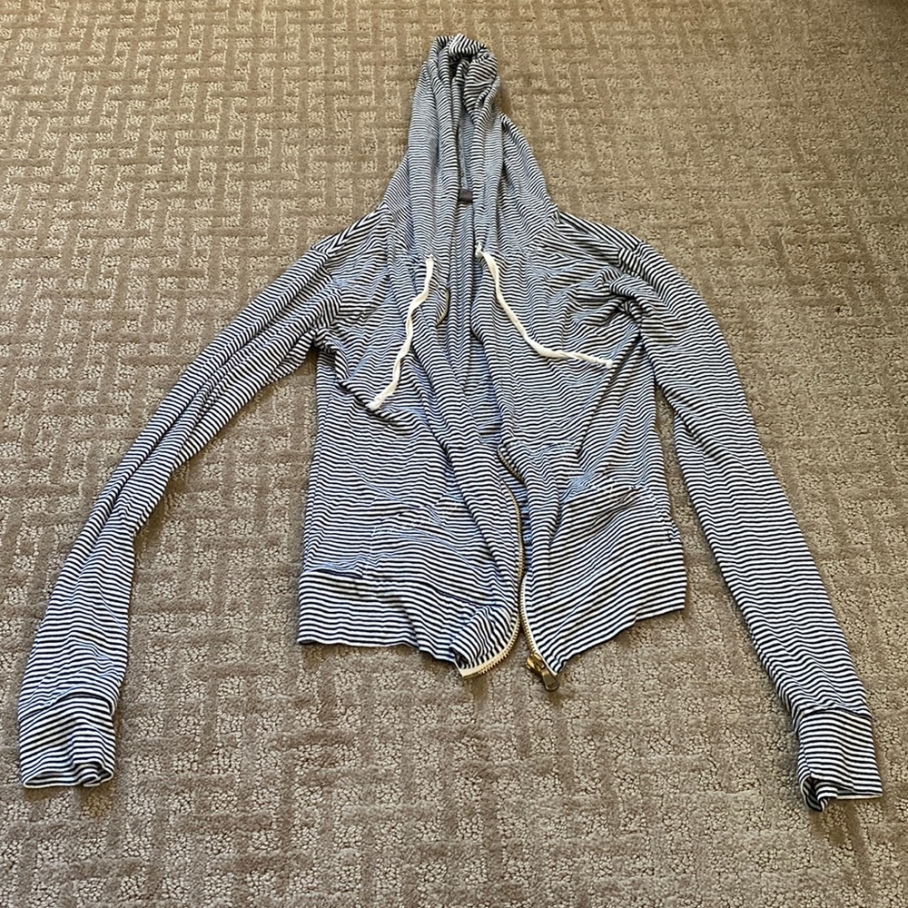 Cropped Lightweight Sweatshirt